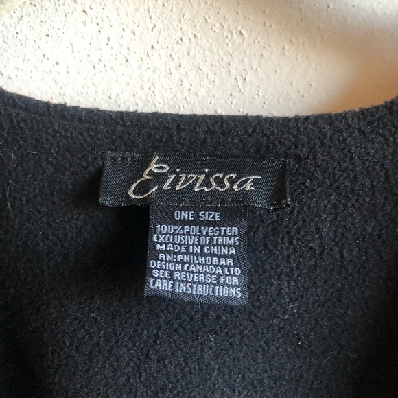 Plaid cape - Picture 2 of 3